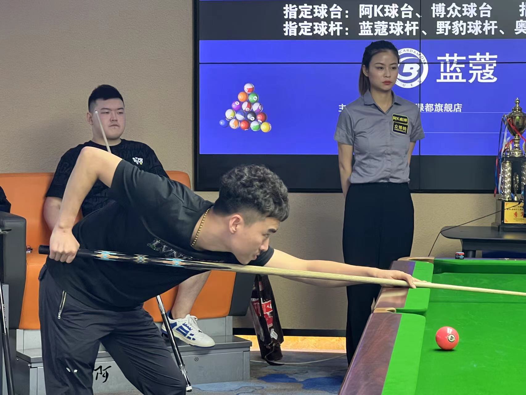 他们频繁利 他们频繁利