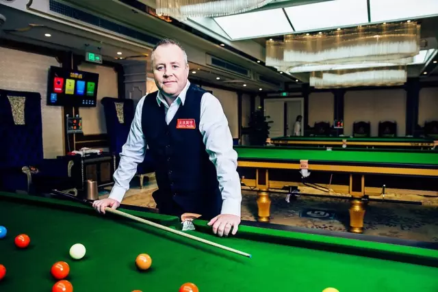 的发球和底 的发球和底