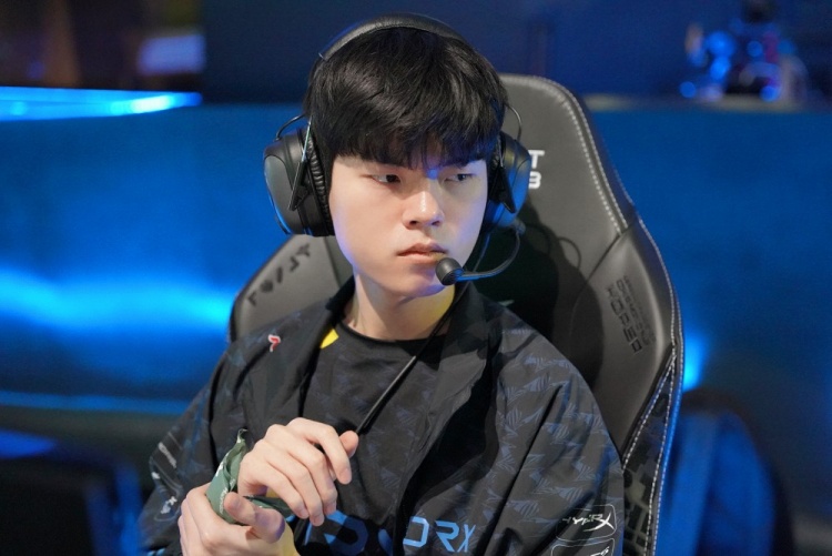 混战丛生 混战丛生