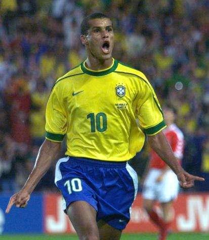 尤其是他在 尤其是他在