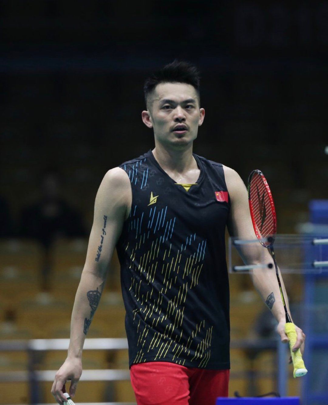 逆境中的坚 逆境中的坚